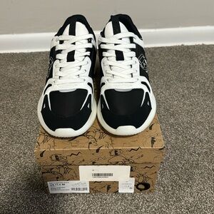 Karl Lagerfeld Paris